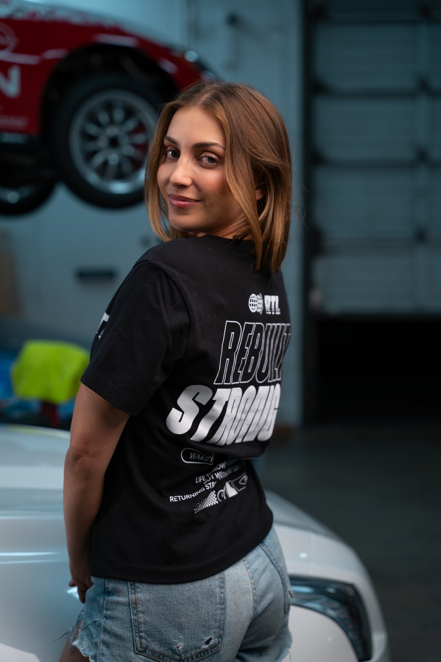 Stronger | BLACK TEE